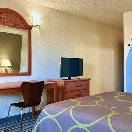 Super 8 By Wyndham Colorado Springs/Afa Area Hotel Kültér fotó